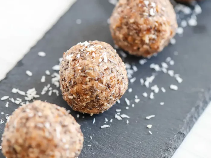 Almond Date Energy Balls - SDA diet